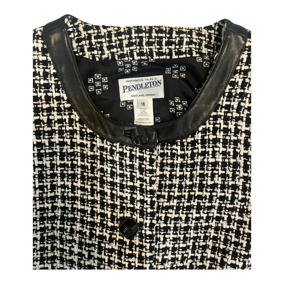 Tweed Lady  / Vtg / Black and White Pendleton Silk Blend Jacket - Picture 9 of 10